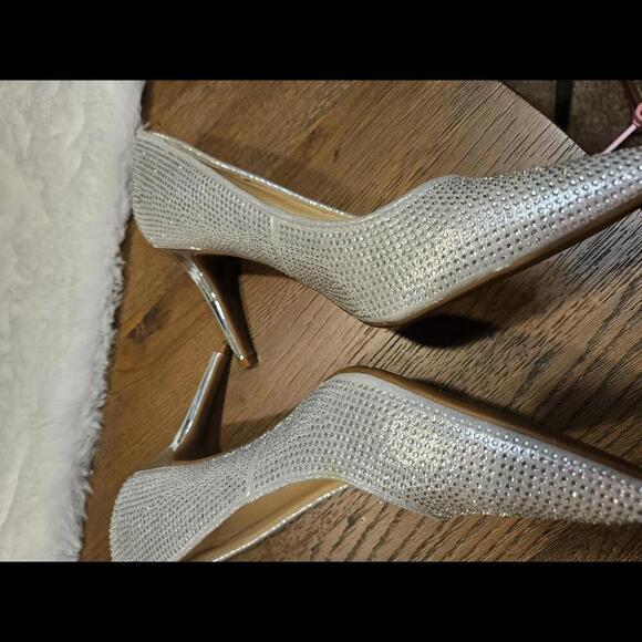 Jessica Simpson Glamorous Silver Sparkle High Heels - Picture 8 of 10